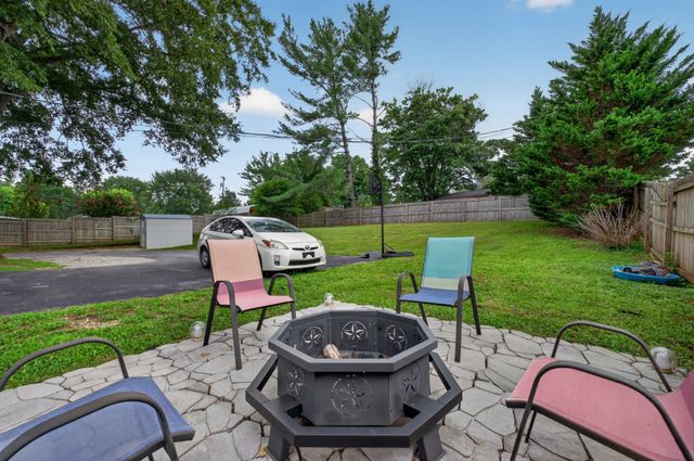 357 Old Qualls Rd, Cookeville, TN 38506