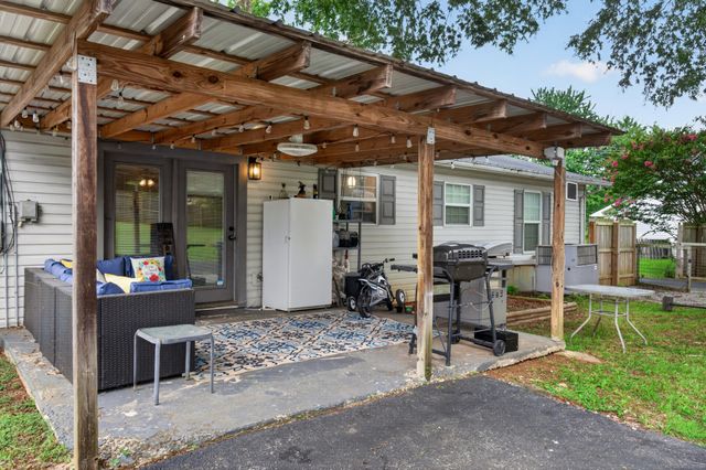 357 Old Qualls Rd, Cookeville, TN 38506