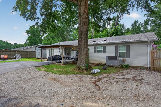 357 Old Qualls Rd, Cookeville, TN 38506