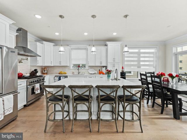 419 E LOUISVILLE AVE, Wildwood, NJ 08260