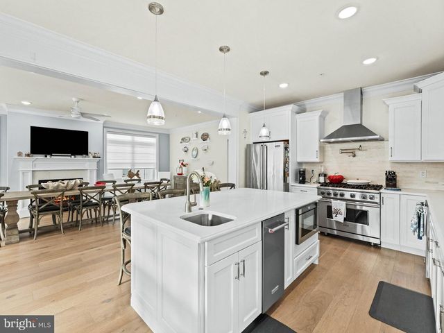 419 E LOUISVILLE AVE, Wildwood, NJ 08260