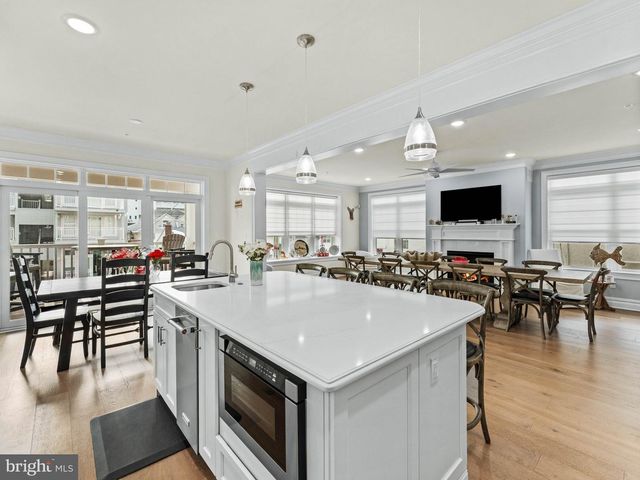 419 E LOUISVILLE AVE, Wildwood, NJ 08260