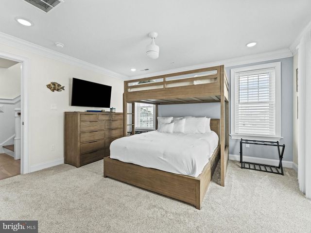 419 E LOUISVILLE AVE, Wildwood, NJ 08260