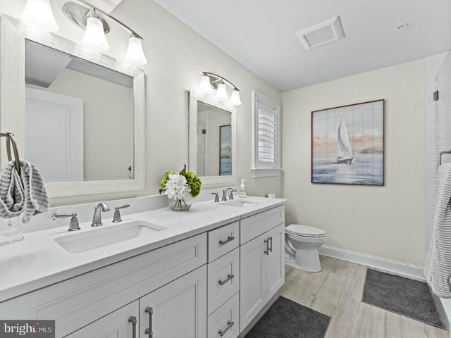 419 E LOUISVILLE AVE, Wildwood, NJ 08260