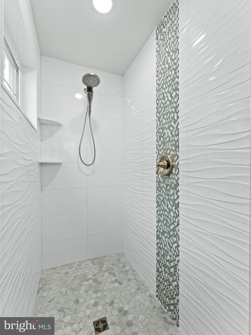 419 E LOUISVILLE AVE, Wildwood, NJ 08260