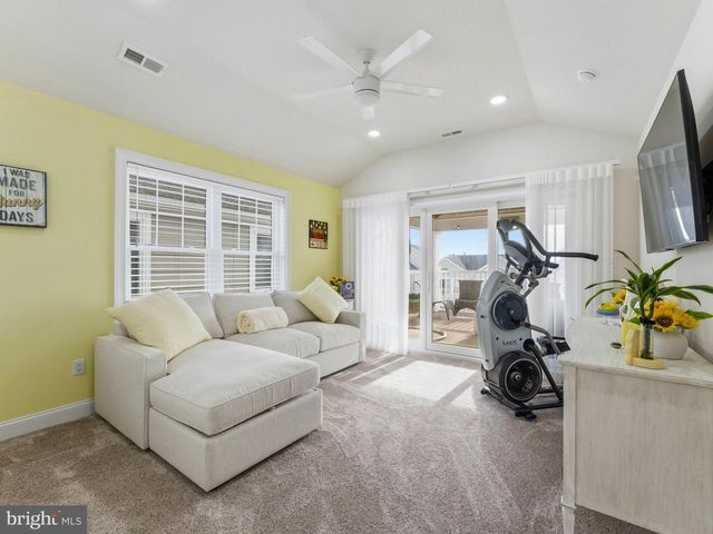 419 E LOUISVILLE AVE, Wildwood, NJ 08260