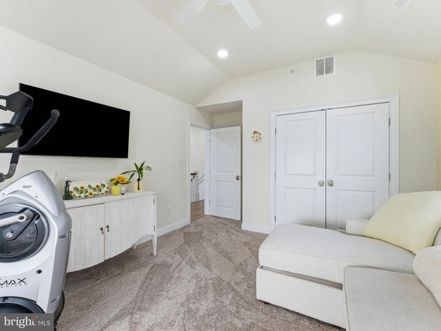 419 E LOUISVILLE AVE, Wildwood, NJ 08260