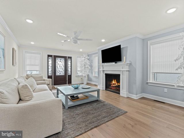 419 E LOUISVILLE AVE, Wildwood, NJ 08260