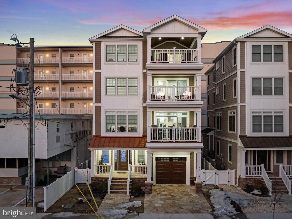 419 E LOUISVILLE AVE, Wildwood, NJ 08260