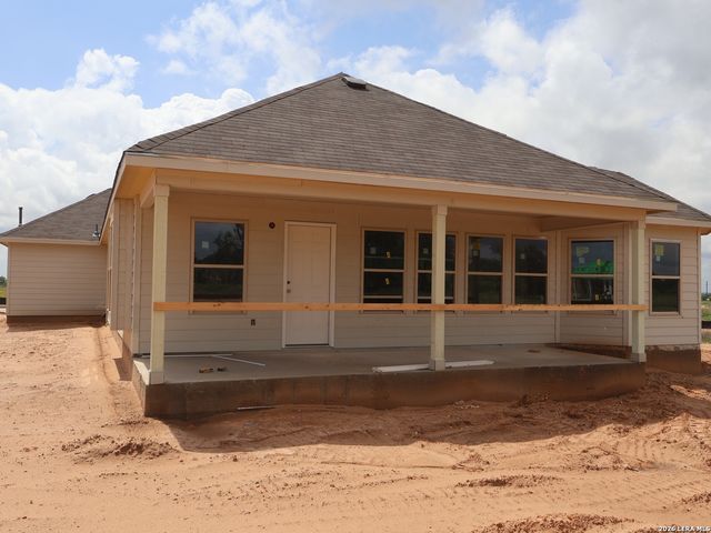 17423 Elder Walnut Drive, Elmendorf, TX 78112