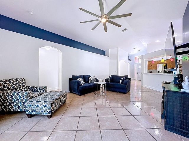 915 CRISTELLE JEAN DRIVE, Ruskin, FL 33570