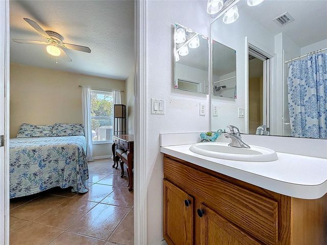 915 CRISTELLE JEAN DRIVE, Ruskin, FL 33570