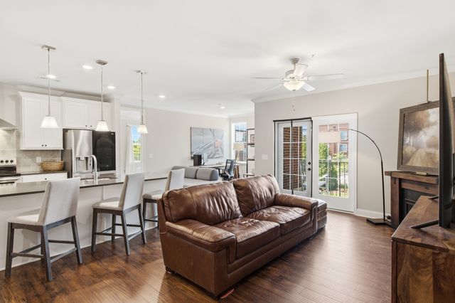 2089 Branford Pl Unit 204, Thompsons Station, TN 37179