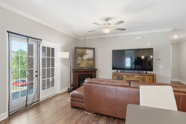2089 Branford Pl Unit 204, Thompsons Station, TN 37179