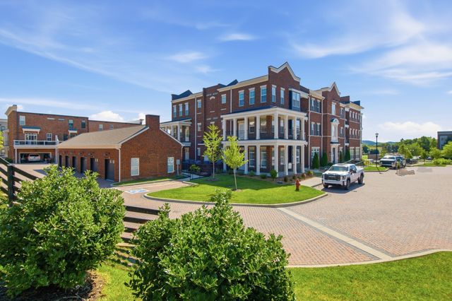 2089 Branford Pl Unit 204, Thompsons Station, TN 37179
