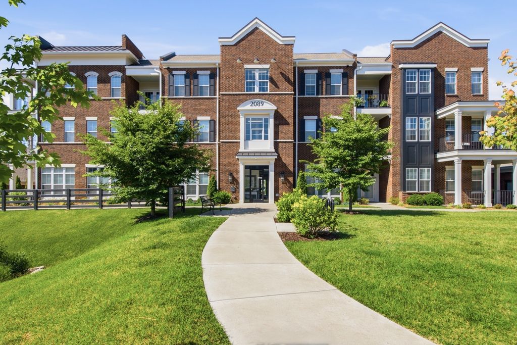 2089 Branford Pl Unit 204, Thompsons Station, TN 37179