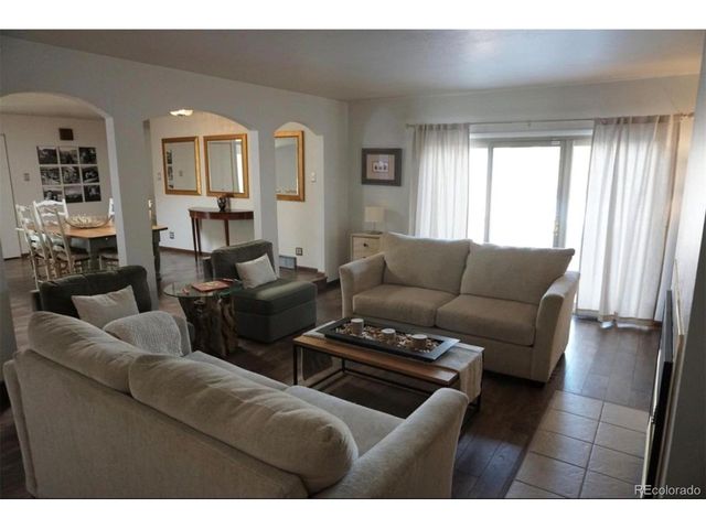 9 Par Cir, Littleton, CO 80123