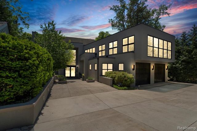 195 Baldwin Road, Birmingham, MI 48009