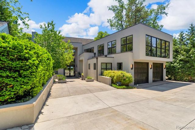 195 Baldwin Road, Birmingham, MI 48009