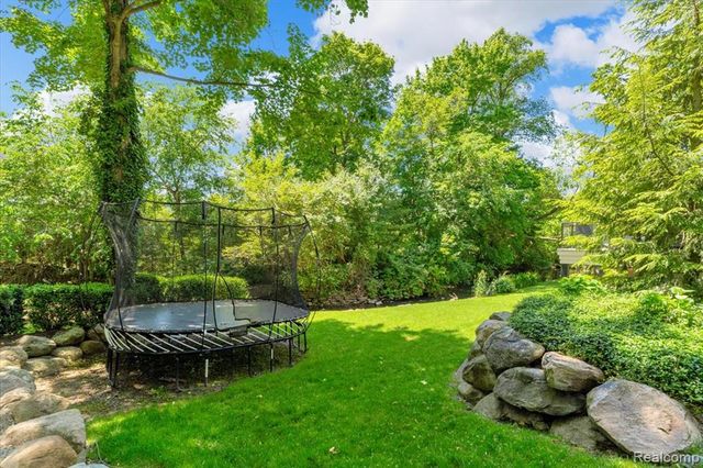 195 Baldwin Road, Birmingham, MI 48009