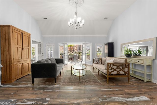 950 Laurel Springs Lane SW, Marietta, GA 30064