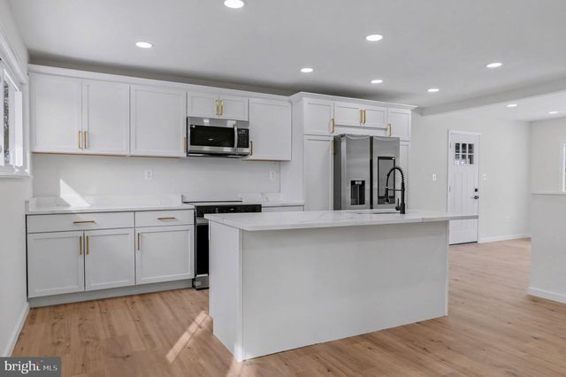 6602 IAN ST, Hyattsville, MD 20784