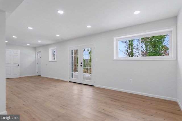 6602 IAN ST, Hyattsville, MD 20784