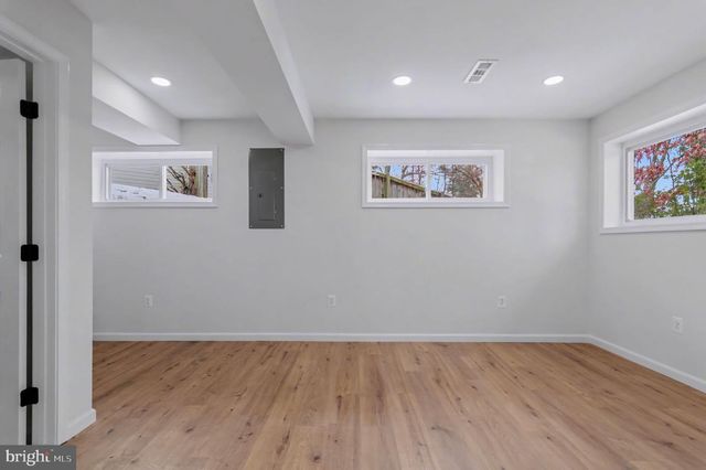 6602 IAN ST, Hyattsville, MD 20784