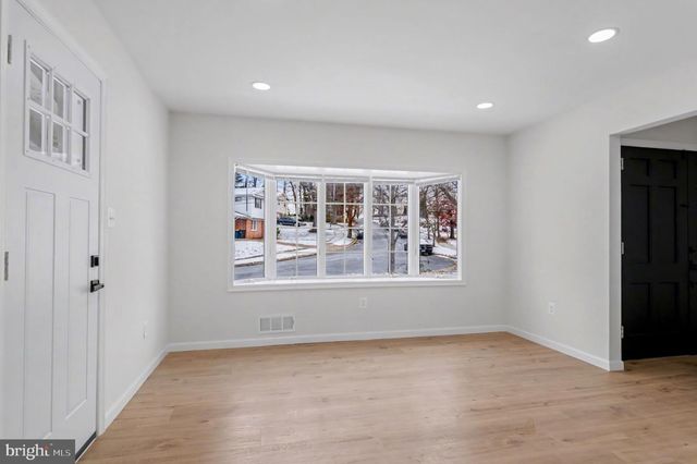 6602 IAN ST, Hyattsville, MD 20784