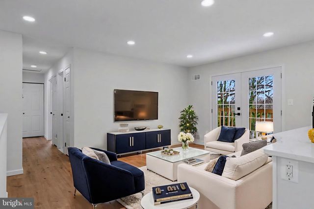 6602 IAN ST, Hyattsville, MD 20784