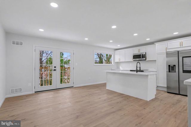 6602 IAN ST, Hyattsville, MD 20784