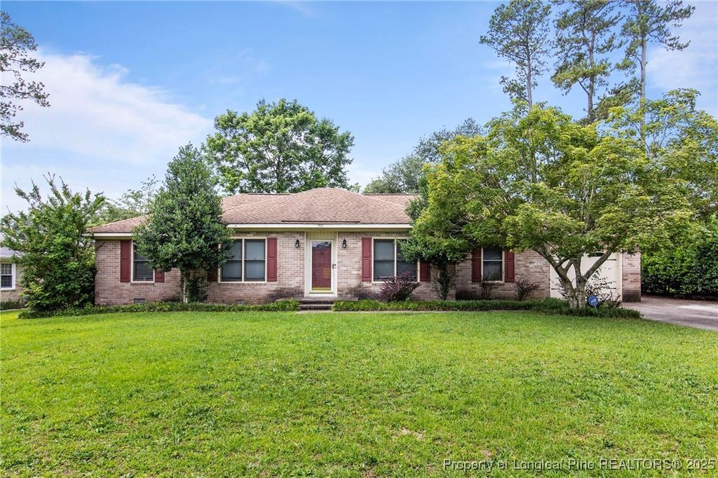 962 Dandridge Drive, Fayetteville, NC 28303