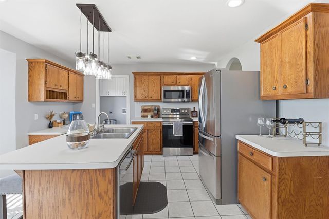 2159 Settlers Court Drive, Sealy, TX 77474