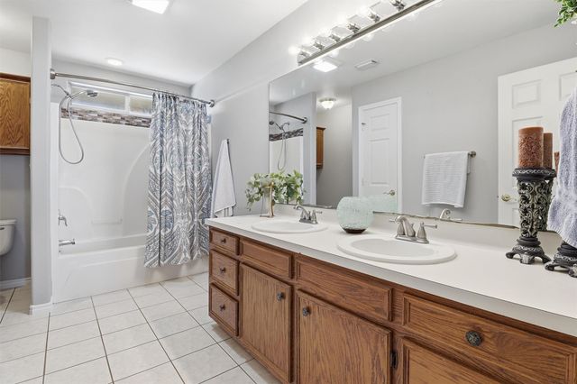 2159 Settlers Court Drive, Sealy, TX 77474