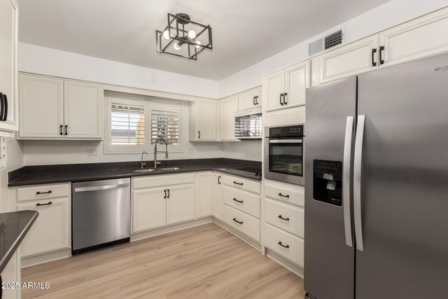 14211 N 103RD Avenue, Sun City, AZ 85351