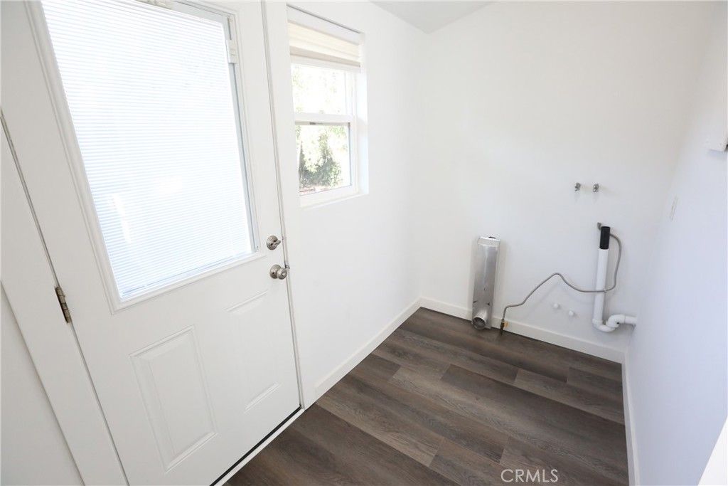 Image 13 of property listing at 436 W Elk Avenue, Glendale, CA 91204