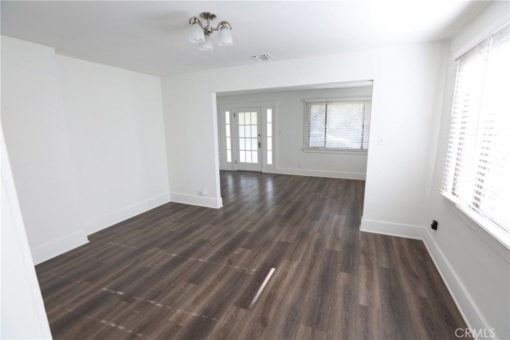Image 6 of property listing at 436 W Elk Avenue, Glendale, CA 91204