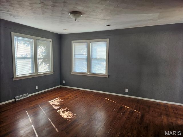 1 Hickerson Place, Alton, IL 62002