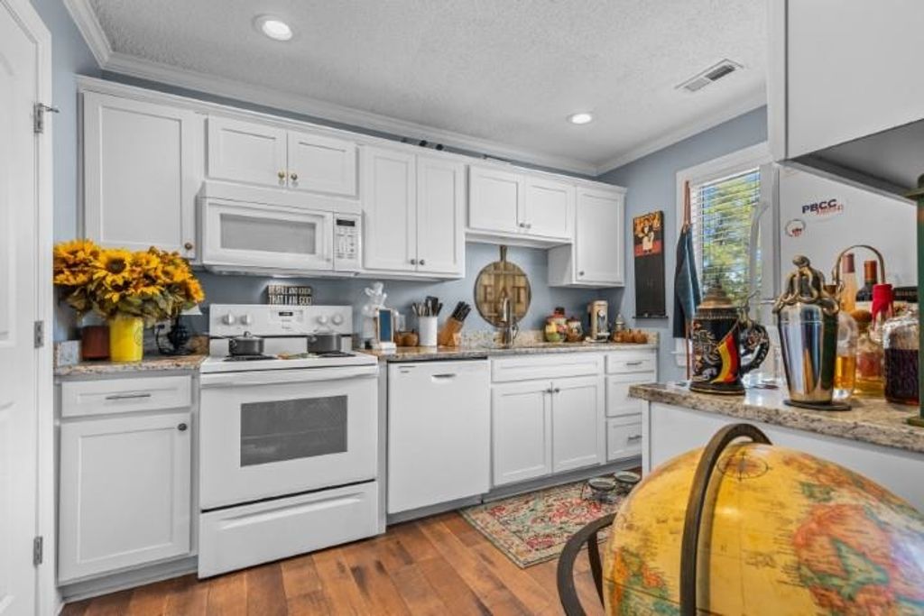 380 Myrtle Greens Dr Apt E, Conway, SC 29526 — photo 5