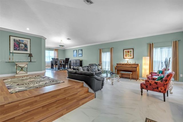 11331 NW 64th Ter, Doral, FL 33178