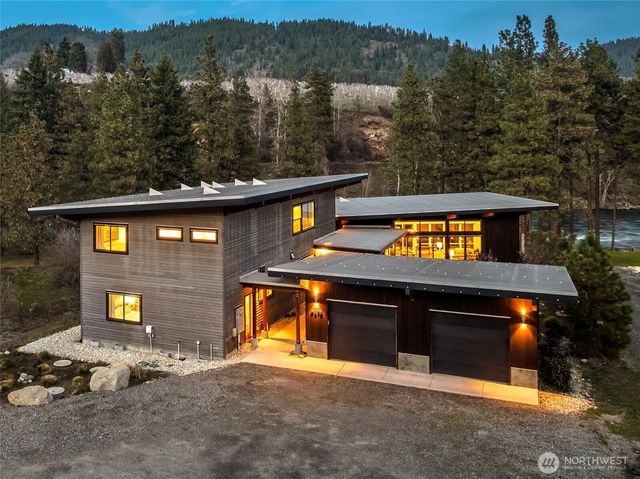 9275 Lone Pine Orchards Road, Leavenworth, WA 98826