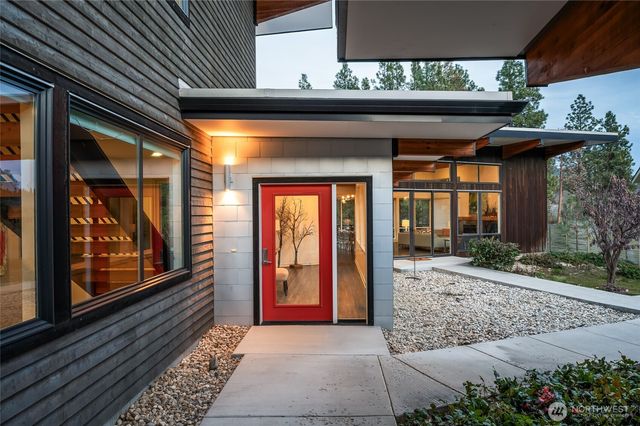 9275 Lone Pine Orchards Road, Leavenworth, WA 98826