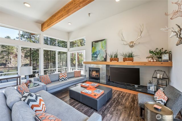 9275 Lone Pine Orchards Road, Leavenworth, WA 98826