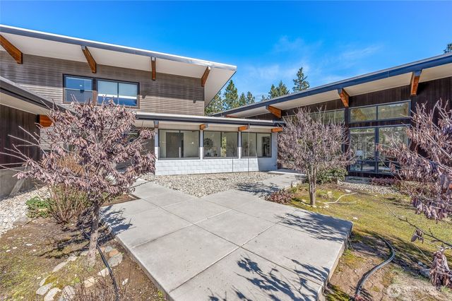 9275 Lone Pine Orchards Road, Leavenworth, WA 98826