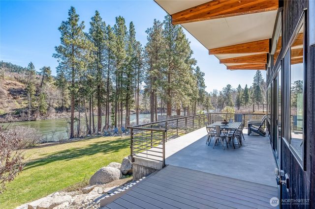 9275 Lone Pine Orchards Road, Leavenworth, WA 98826