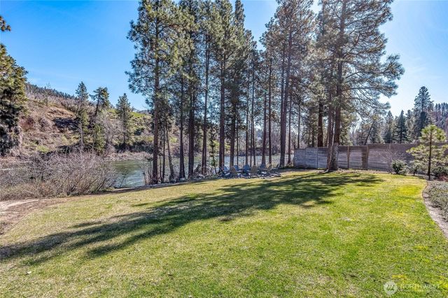 9275 Lone Pine Orchards Road, Leavenworth, WA 98826