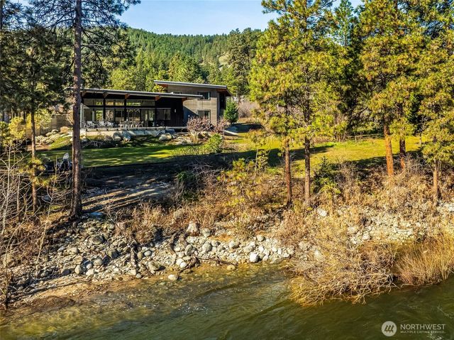 9275 Lone Pine Orchards Road, Leavenworth, WA 98826