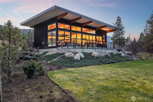 9275 Lone Pine Orchards Road, Leavenworth, WA 98826