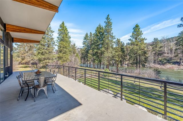 9275 Lone Pine Orchards Road, Leavenworth, WA 98826