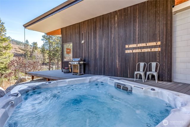 9275 Lone Pine Orchards Road, Leavenworth, WA 98826